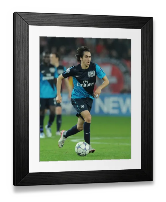 Framed Print : Yossi Benayoun in Action: Olympiacos vs Arsenal, UEFA Champions League 2011-12 Framed Print : Yossi Benayoun in Action: Olympiacos vs Arsenal, UEFA Champions League 2011-12