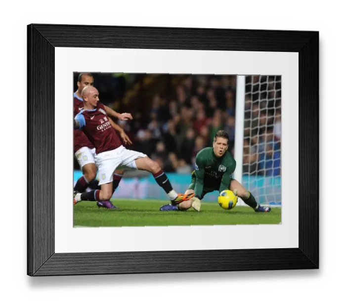 Framed Print : Arsenal's Szczesny Saves vs. Aston Villa (2011-12)