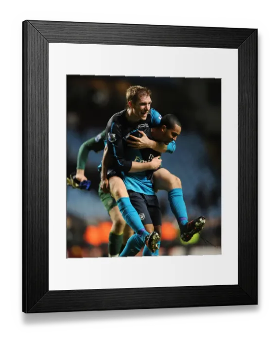 Framed Print : Arsenal Celebrate Premier League Victory: Per Mertesacker and Theo Walcott Framed Print : Arsenal Celebrate Premier League Victory: Per Mertesacker and Theo Walcott