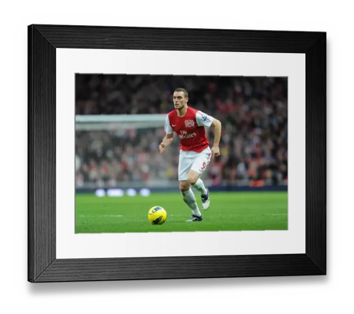Framed Print : Thomas Vermaelen (Arsenal). Arsenal 1: 1 Wolverhampton Wanderers. Barclays Premier League