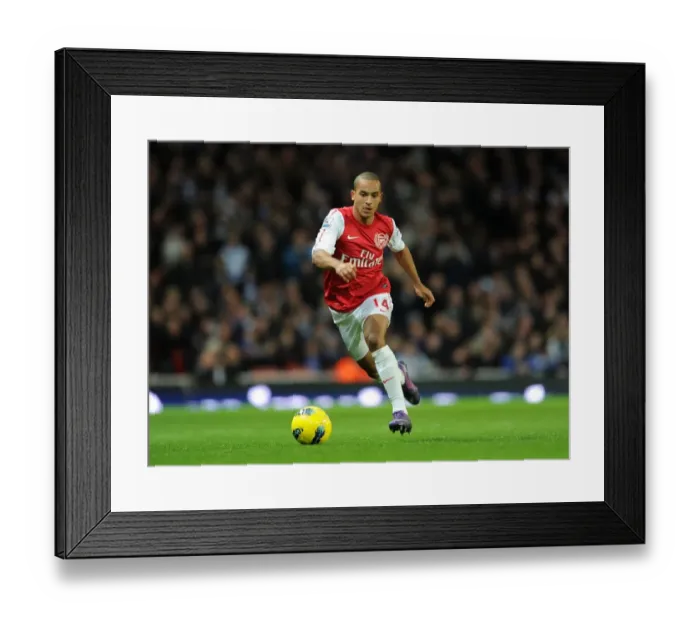 Framed Print : Theo Walcott in Action: Arsenal vs. Queens Park Rangers, Premier League 2011-12