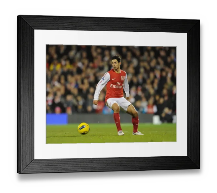 Framed Print : Mikel Arteta Leads Arsenal at Craven Cottage (Fulham v Arsenal 2011-12) Framed Print : Mikel Arteta Leads Arsenal at Craven Cottage (Fulham v Arsenal 2011-12)