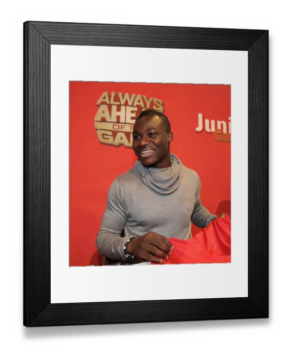 Framed Print : LONDON, ENGLAND - DECEMBER 23: Jnr Gunners Party at the Emirates Stadium on December 23 Framed Print : LONDON, ENGLAND - DECEMBER 23: Jnr Gunners Party at the Emirates Stadium on December 23