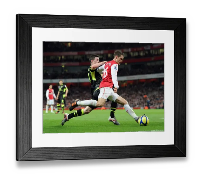 Framed Print : Arsenal vs Leeds United: FA Cup Battle - Ramsey vs Lees Framed Print : Arsenal vs Leeds United: FA Cup Battle - Ramsey vs Lees