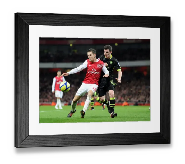 Framed Print : Arsenal vs Leeds United: FA Cup Clash - Ramsey vs Lees Framed Print : Arsenal vs Leeds United: FA Cup Clash - Ramsey vs Lees