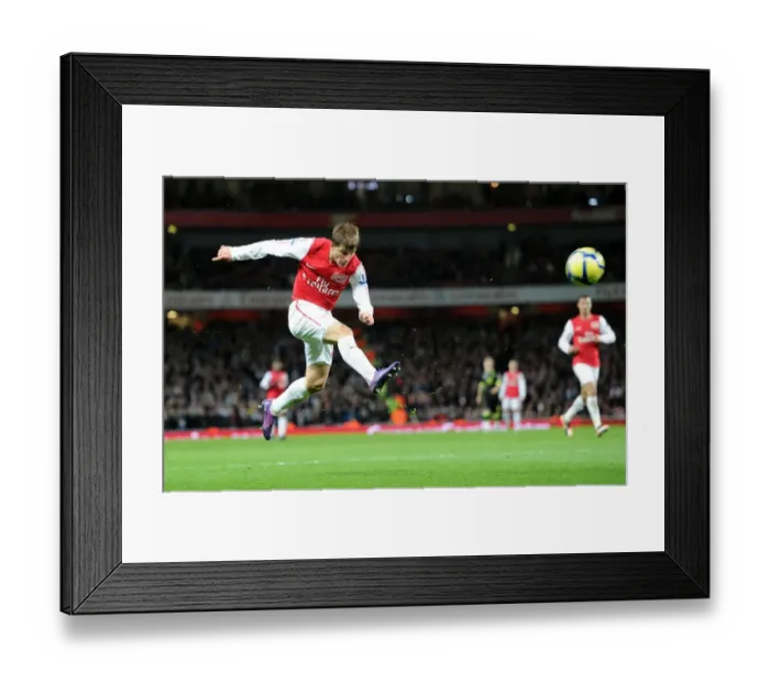 Framed Print : Arsenal's Andrey Arshavin in Action against Leeds United in FA Cup Third Round Framed Print : Arsenal's Andrey Arshavin in Action against Leeds United in FA Cup Third Round