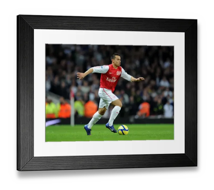 Framed Print : Arsenal vs Leeds United: FA Cup Clash at Emirates Stadium, 2011-12