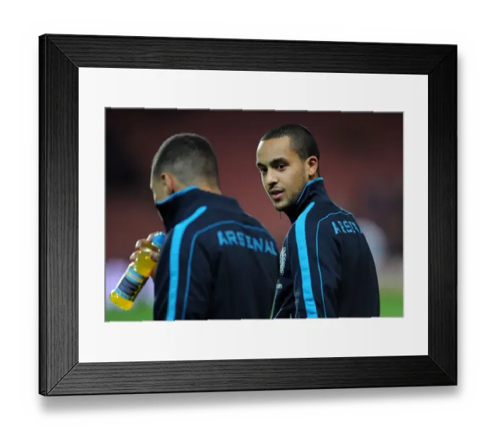 Framed Print : Theo Walcott in Action: Arsenal vs Leeds United, FA Cup 2011-12 Framed Print : Theo Walcott in Action: Arsenal vs Leeds United, FA Cup 2011-12