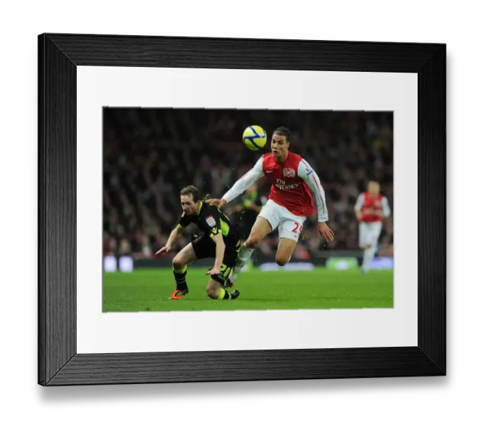 Framed Print : Chamakh Surges Past White: Arsenal's FA Cup Triumph vs Leeds