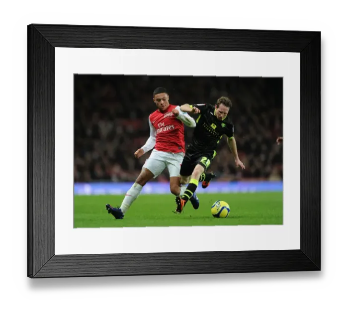 Framed Print : Oxlade-Chamberlain Outsmarts Leeds White in FA Cup Showdown Framed Print : Oxlade-Chamberlain Outsmarts Leeds White in FA Cup Showdown