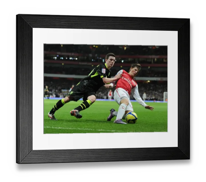 Framed Print : Arsenal vs Leeds United: FA Cup Clash - Arshavin vs Vayrynen Framed Print : Arsenal vs Leeds United: FA Cup Clash - Arshavin vs Vayrynen