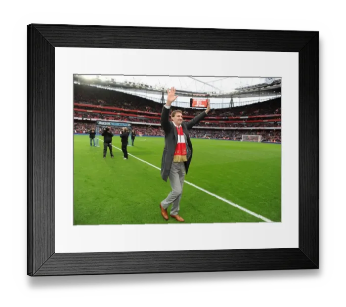 Framed Print : Tony Adams Waves to Arsenal Fans at Emirates Stadium (Arsenal vs. Queens Park Rangers, 2011-12) Framed Print : Tony Adams Waves to Arsenal Fans at Emirates Stadium (Arsenal vs. Queens Park Rangers, 2011-12)