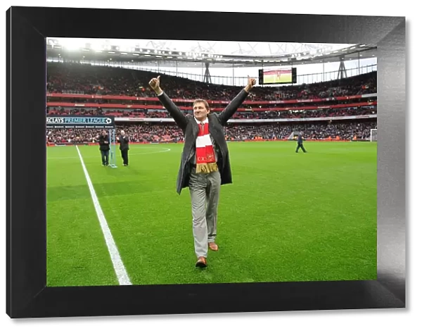 Tony Adams Waves to Arsenal Fans Before Arsenal vs. Queens Park Rangers (2011-12)