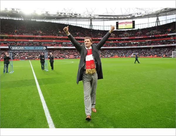Tony Adams Waves to Arsenal Fans Before Arsenal vs. Queens Park Rangers (2011-12)