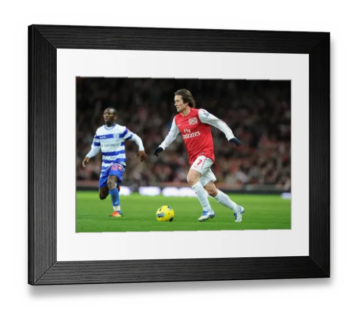 Framed Print : Arsenal's Tomas Rosicky in Action Against Queens Park Rangers (2011-12) Framed Print : Arsenal's Tomas Rosicky in Action Against Queens Park Rangers (2011-12)