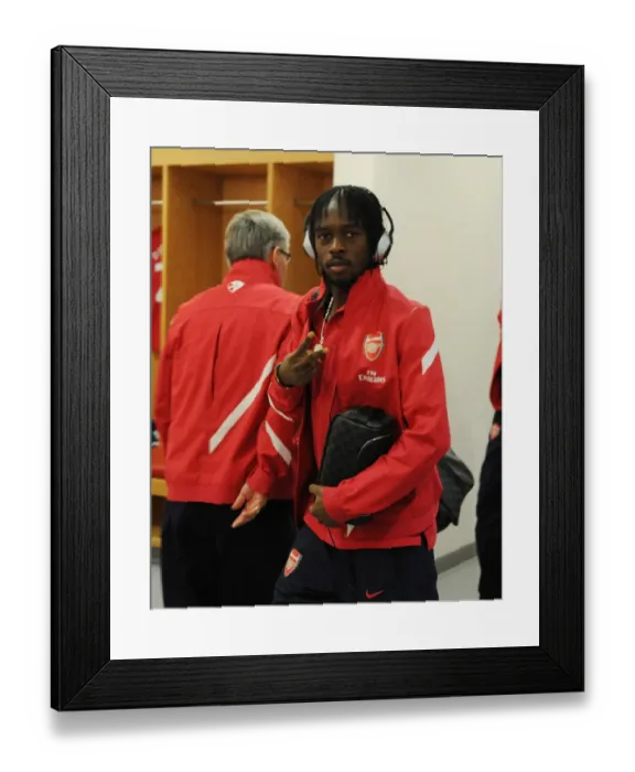 Framed Print : Arsenal's Gervinho Ready for Battle Against Wolverhampton Wanderers (2011-2012) Framed Print : Arsenal's Gervinho Ready for Battle Against Wolverhampton Wanderers (2011-2012)