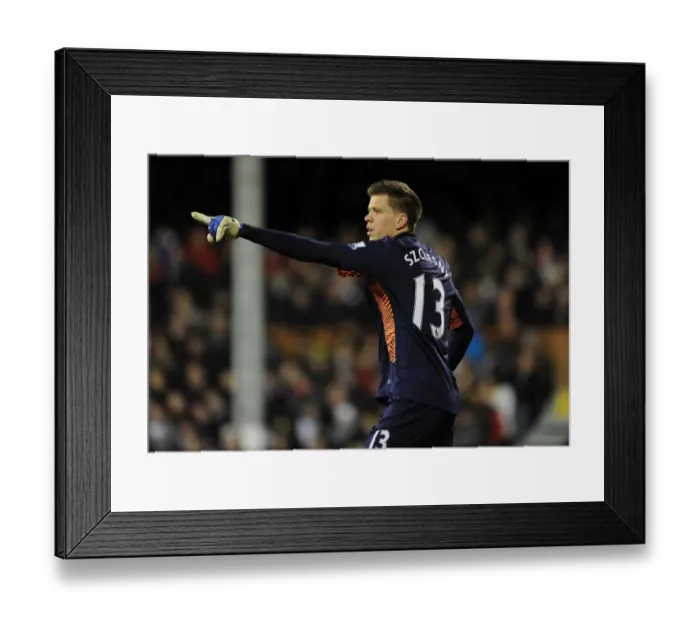 Framed Print : Unyielding Guardian: Wojciech Szczesny in Action at Fulham (2011-12)