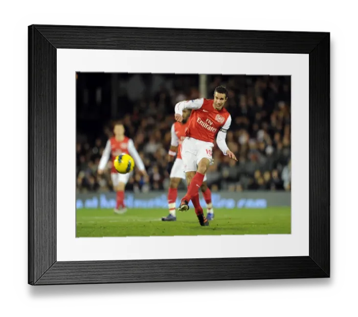 Framed Print : Robin van Persie in Action: Premier League Showdown at Fulham (2011-12)
