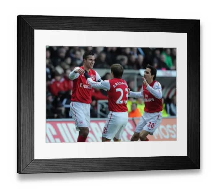 Framed Print : Van Persie, Arshavin, Benayoun: Celebrating Arsenal's Goals Against Swansea City (2011-12)