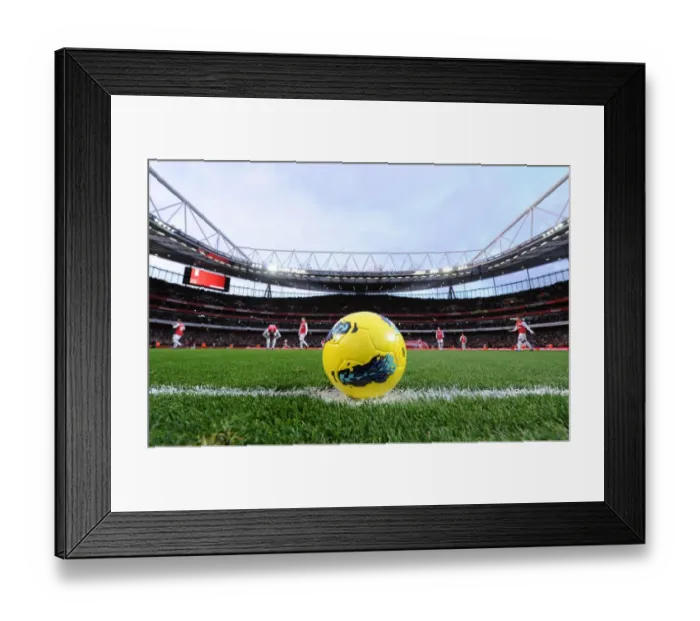 Framed Print : Arsenal vs Manchester United: Premier League Clash at Emirates Stadium (2011-12) Framed Print : Arsenal vs Manchester United: Premier League Clash at Emirates Stadium (2011-12)
