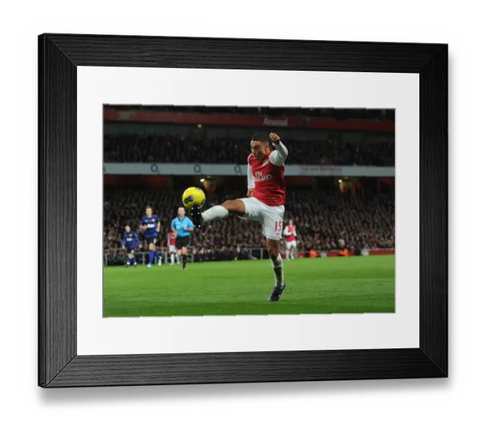 Framed Print : Alex Oxlade-Chamberlain's Heartbreaking Performance: Arsenal 1-2 Manchester United, Barclays Premier League