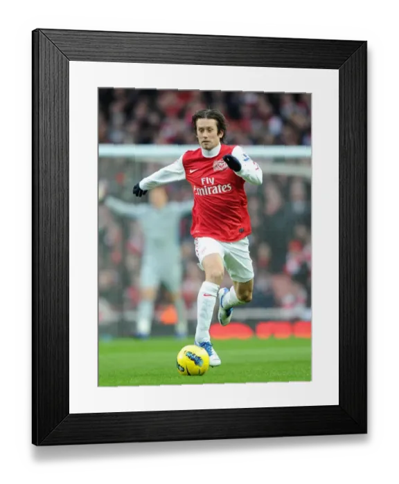 Framed Print : Tomas Rosicky (Arsenal). Arsenal 1: 2 Manchester United. Barclays Premier League Framed Print : Tomas Rosicky (Arsenal). Arsenal 1: 2 Manchester United. Barclays Premier League