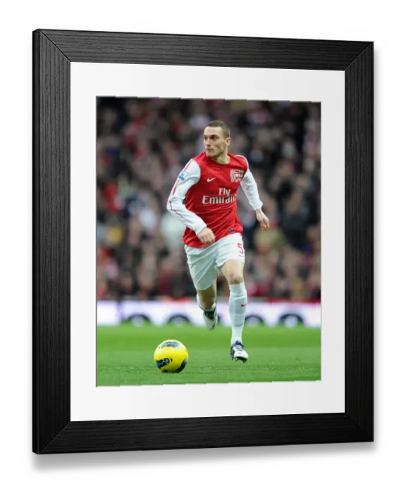 Framed Print : Thomas Vermaelen in Action: Arsenal vs Manchester United, Premier League 2011-12