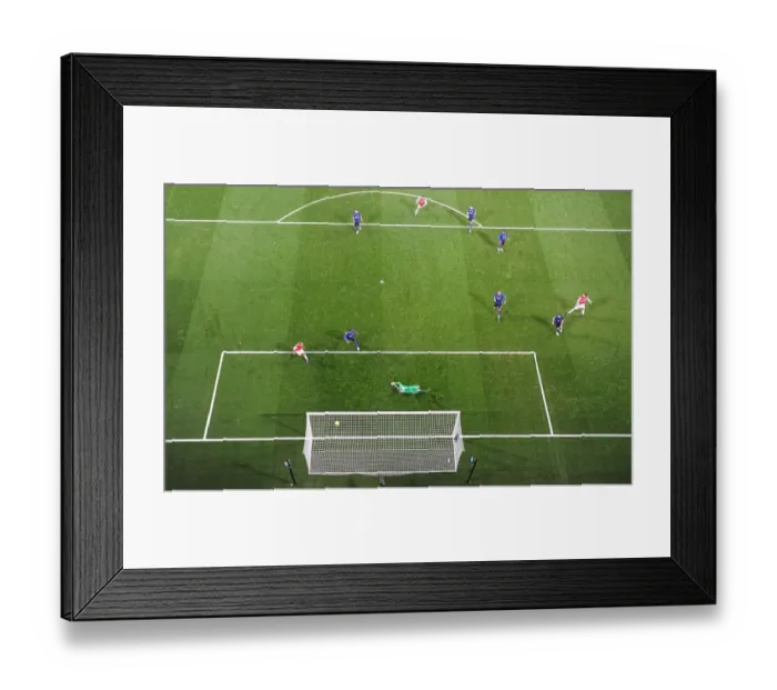 Framed Print : Robin van Persie's Stunning Goal Past Jonny Evans: Arsenal vs Manchester United, Premier League 2011-12