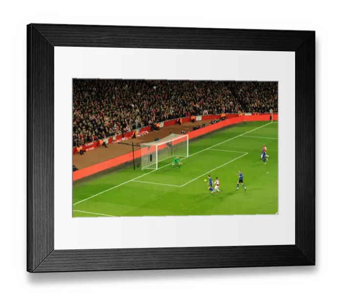 Framed Print : Robin van Persie Scores Thriller Past Anders Lindegaard: Arsenal vs Manchester United, Premier League 2011-12