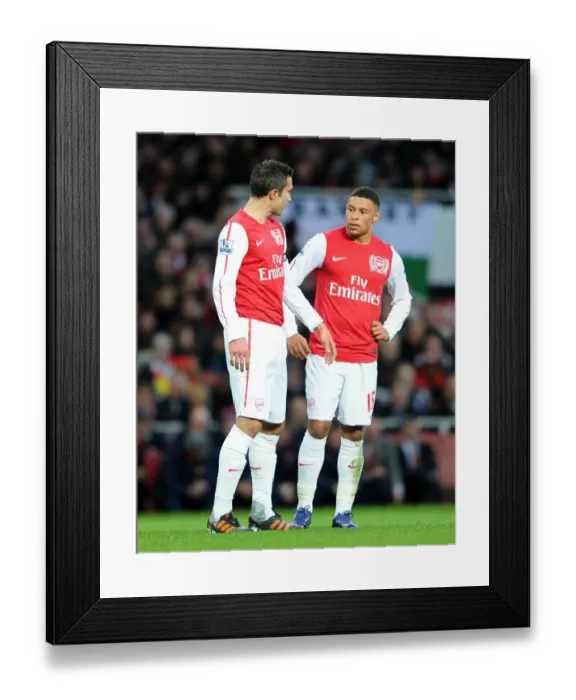 Framed Print : Robin van Persie and Alex Oxlade-Chamberlain (Arsenal). Arsenal 1: 2 Manchester United