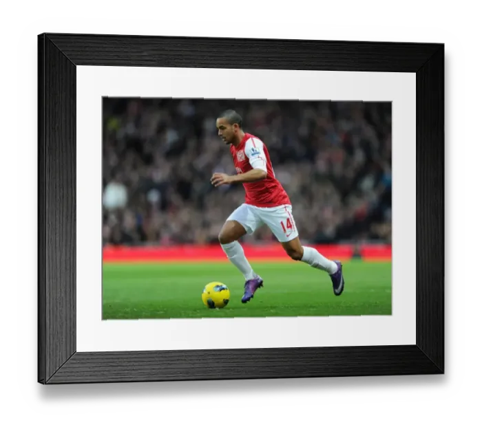 Framed Print : Theo Walcott in Action: Arsenal vs Manchester United, Premier League 2011-12
