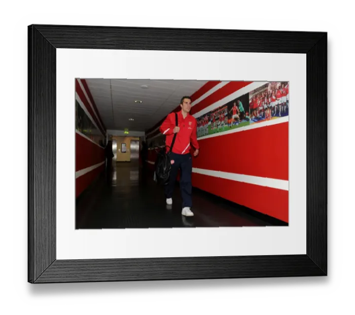 Framed Print : Robin van Persie (Arsenal). Arsenal 3: 2 Aston Villa. FA Cup 4th Round. Emirates Stadium, 29 / 1 / 12 Framed Print : Robin van Persie (Arsenal). Arsenal 3: 2 Aston Villa. FA Cup 4th Round. Emirates Stadium, 29 / 1 / 12