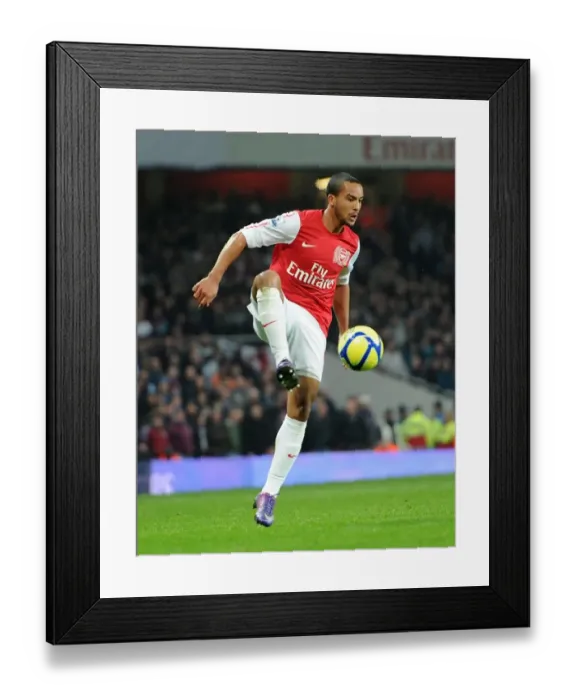 Framed Print : Theo Walcott in Action: Arsenal vs Aston Villa, FA Cup 2011-12 Framed Print : Theo Walcott in Action: Arsenal vs Aston Villa, FA Cup 2011-12