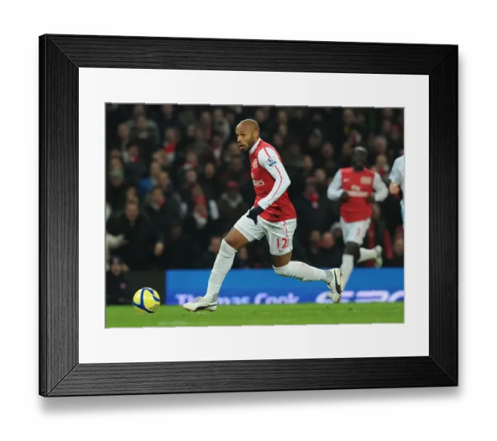 Framed Print : Thierry Henry in Action: Arsenal vs Aston Villa, FA Cup 2011-12 Framed Print : Thierry Henry in Action: Arsenal vs Aston Villa, FA Cup 2011-12