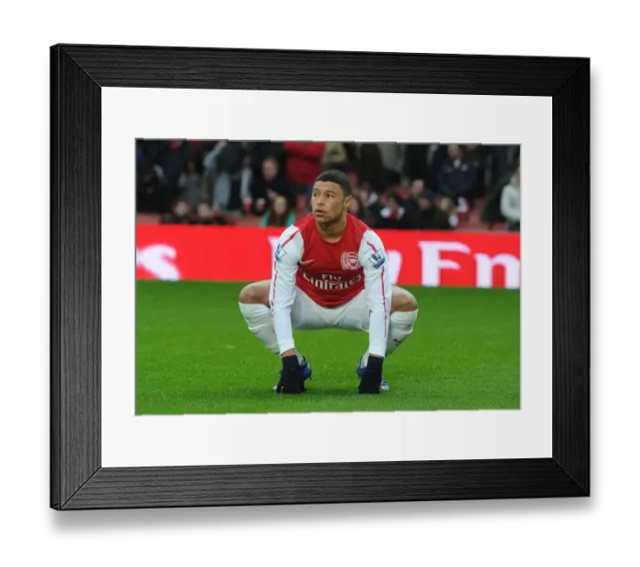 Framed Print : Arsenal's Alex Oxlade-Chamberlain Ready for FA Cup Battle Against Aston Villa