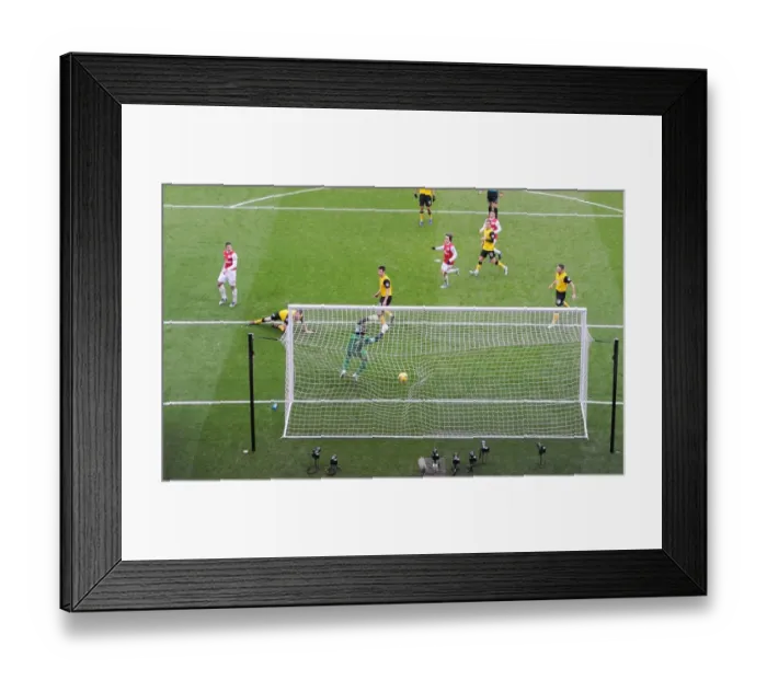 Framed Print : Robin van Persie Scores Hat-trick: Arsenal Crush Blackburn Rovers in Premier League Showdown (February 2012)