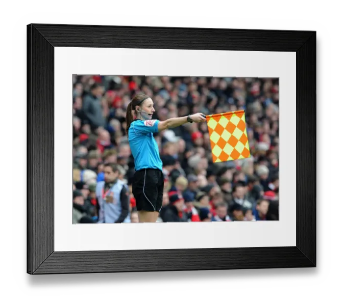Framed Print : Assistant Referee Sian Massey. Arsenal 7: 1 Blackburn Rovers. Barclays Premier League