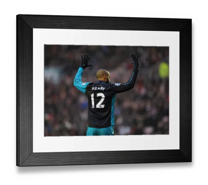 Framed Print : Thierry Henry's Leadership: Arsenal's 1-2 Victory over Sunderland in the Premier League