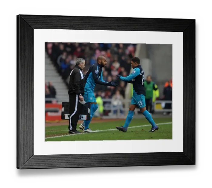 Framed Print : Theirry Henry comes on as a sub for Alex Oxlade-Chamberlain (Arsenal). Sunderland 1: 2 Arsenal Framed Print : Theirry Henry comes on as a sub for Alex Oxlade-Chamberlain (Arsenal). Sunderland 1: 2 Arsenal