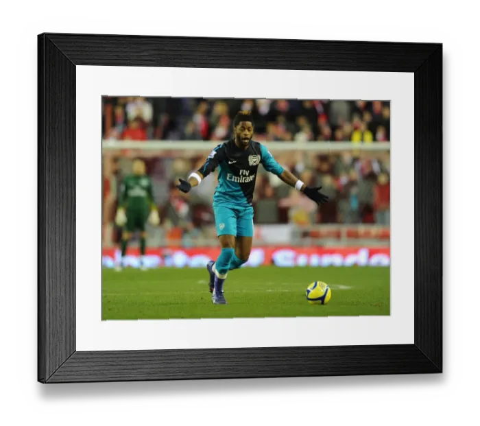 Framed Print : Alex Song in Action: Arsenal vs. Sunderland, FA Cup 2011-12