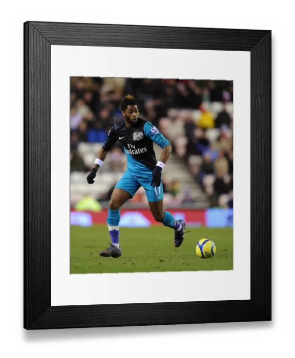 Framed Print : Arsenal's Alex Song in Action against Sunderland in FA Cup Fifth Round
