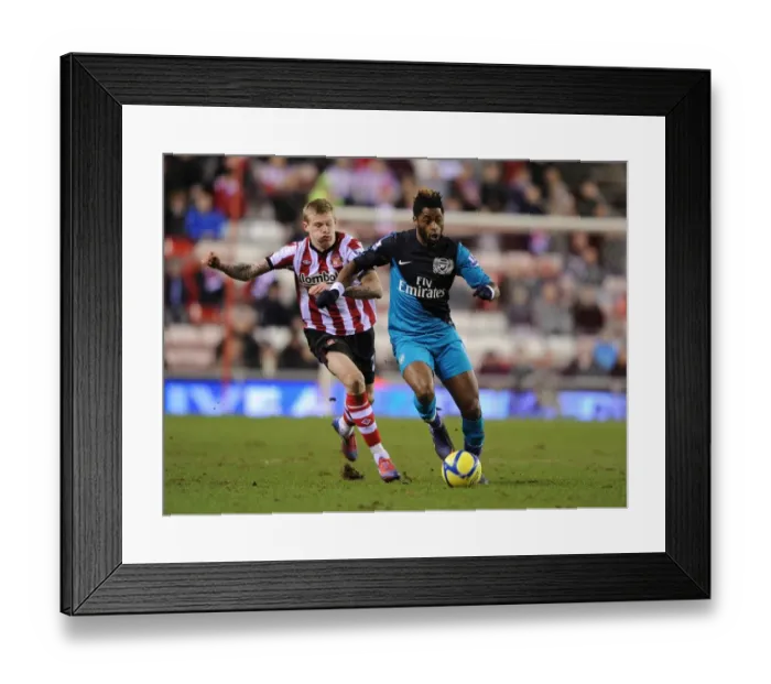 Framed Print : Alex Song vs. James McClean: FA Cup Clash between Sunderland and Arsenal