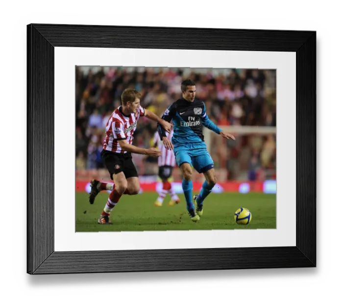 Framed Print : Robin van Persie Outsmarts Michael Turner: FA Cup Battle between Arsenal and Sunderland, 2012