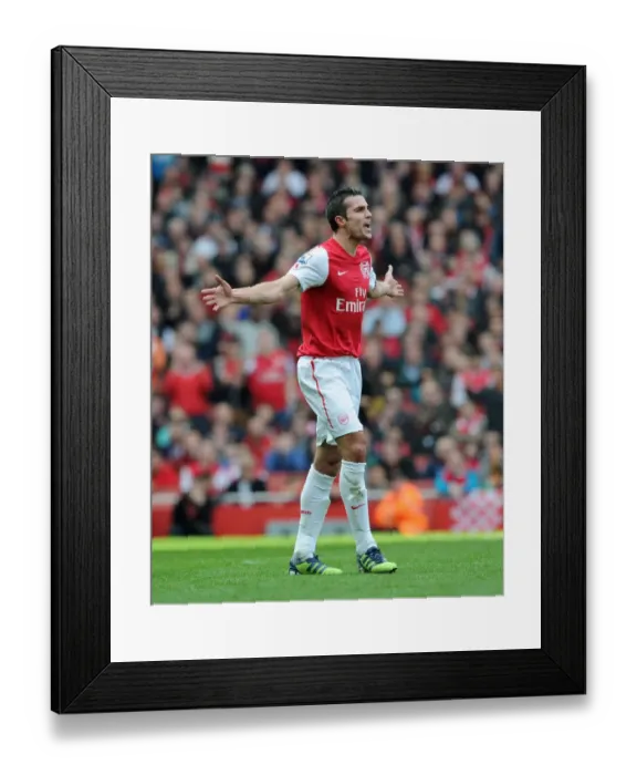 Framed Print : Robin van Persie vs. Tottenham: The Thrilling 2011-12 Arsenal Showdown