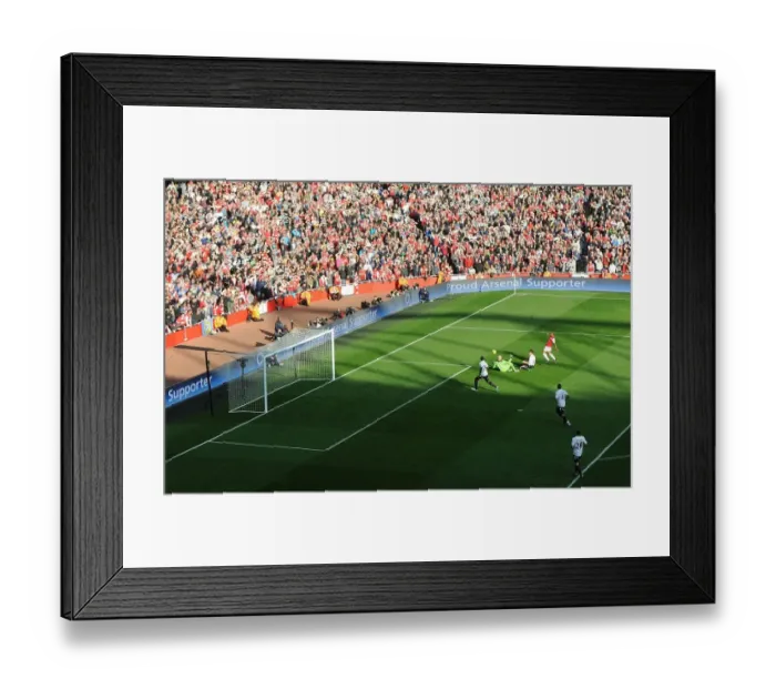 Framed Print : Theo Walcott Scores Historic First Arsenal Goal Against Rival Tottenham (2012) Framed Print : Theo Walcott Scores Historic First Arsenal Goal Against Rival Tottenham (2012)