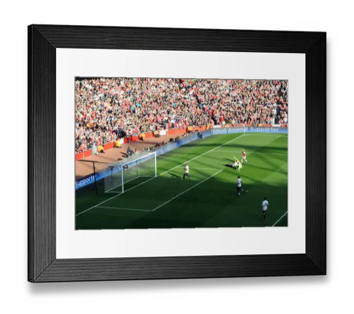 Framed Print : Theo Walcott's Historic Rivalry-Defying Goal for Arsenal Against Tottenham (2012)