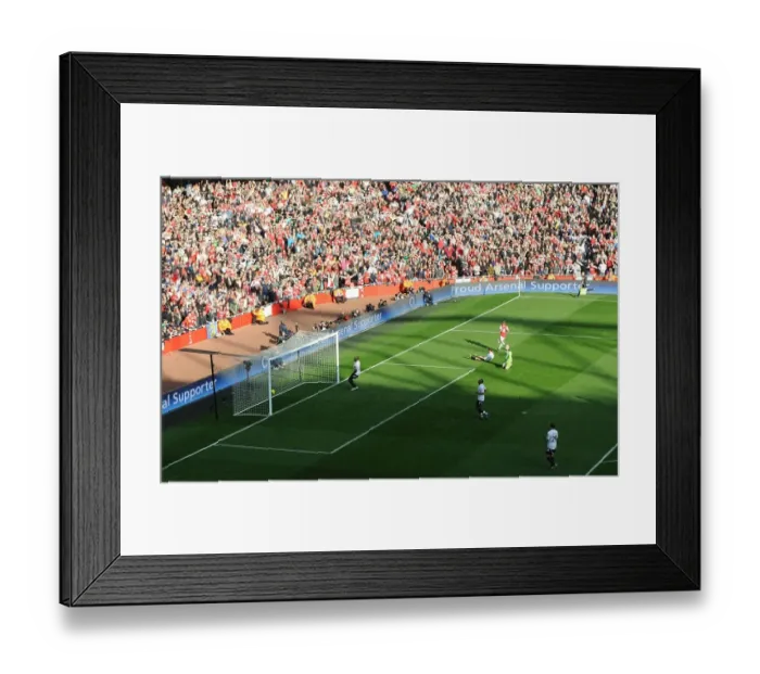 Framed Print : Theo Walcott's Historic Rivalry-Defying Goal: Arsenal vs. Tottenham (2012)