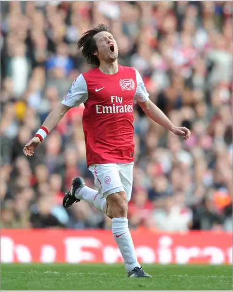 LONDON, ENGLAND - FEBRUARY 26: Tomas Rosicky of Arsenal during the Barclays Premier League match between Arsenal and Tottenham Hotspur at Emirates Stadium on February 26, 2012 in London, England. (Photo by Stuart MacFarlane  /  Arsenal FC via