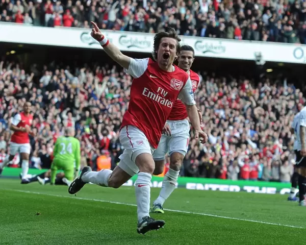 Tomas Rosicky's Triumphant Goal: Arsenal vs. Tottenham, Premier League 2011-12