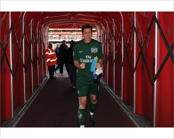 Wojciech Szczesny: Arsenal's Tunnel Victory Celebration vs. Tottenham (2011-12)